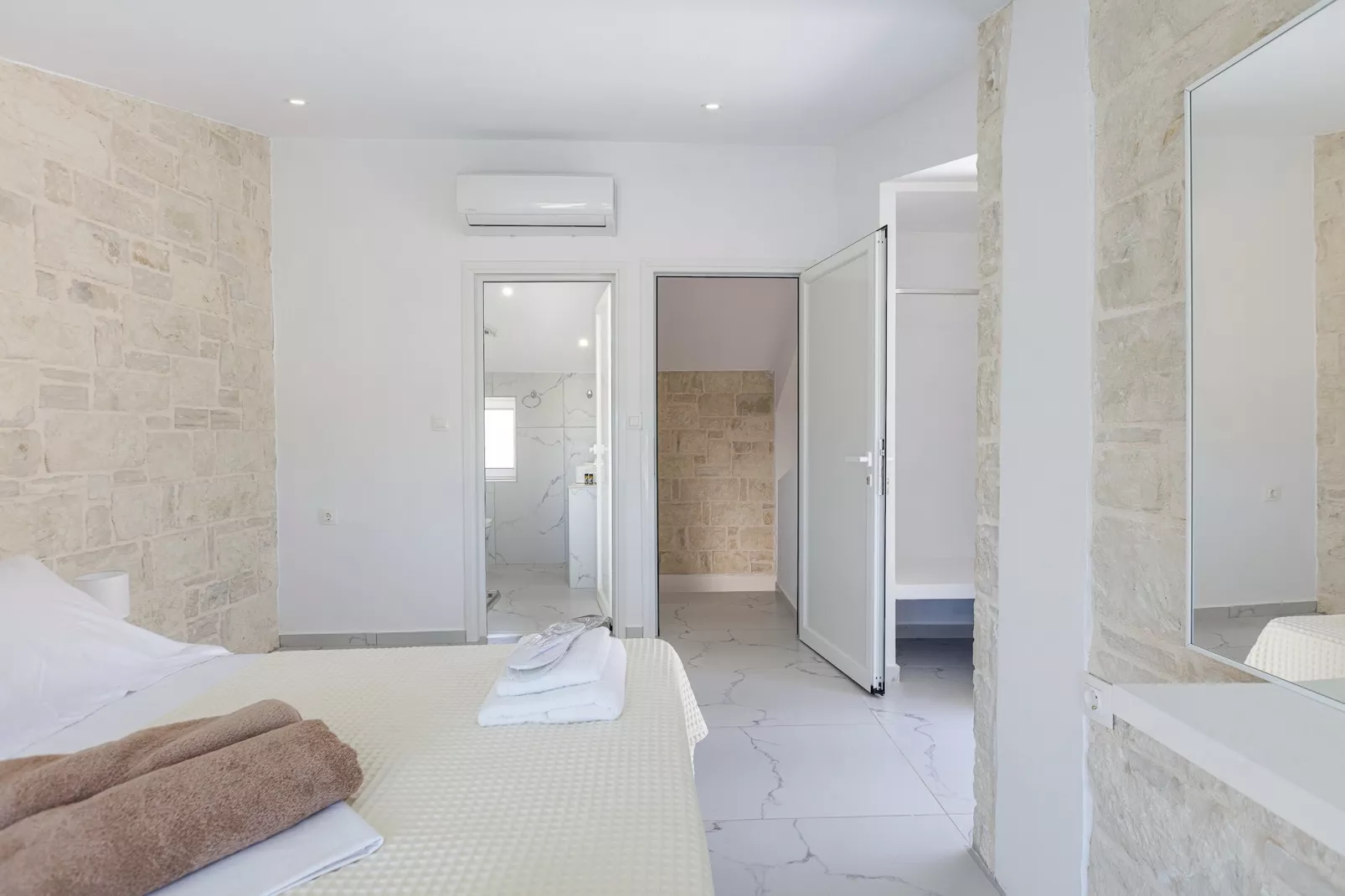Mythos 3-Chambre