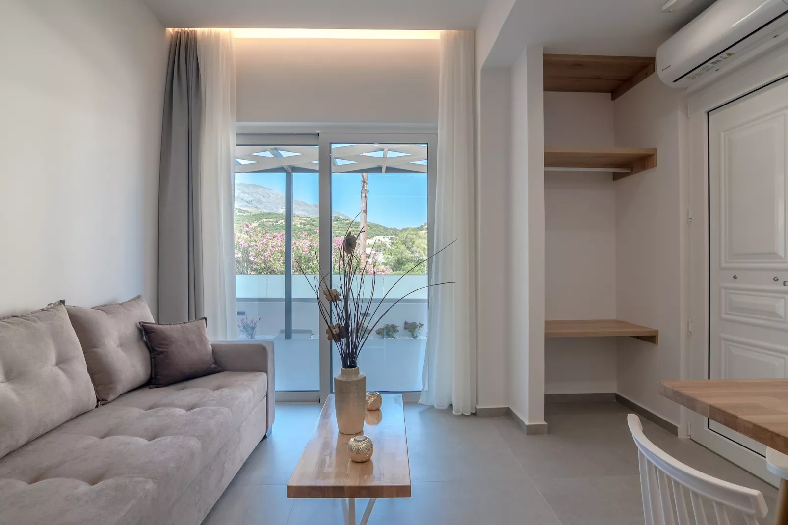 Secret Nest 7-Living room