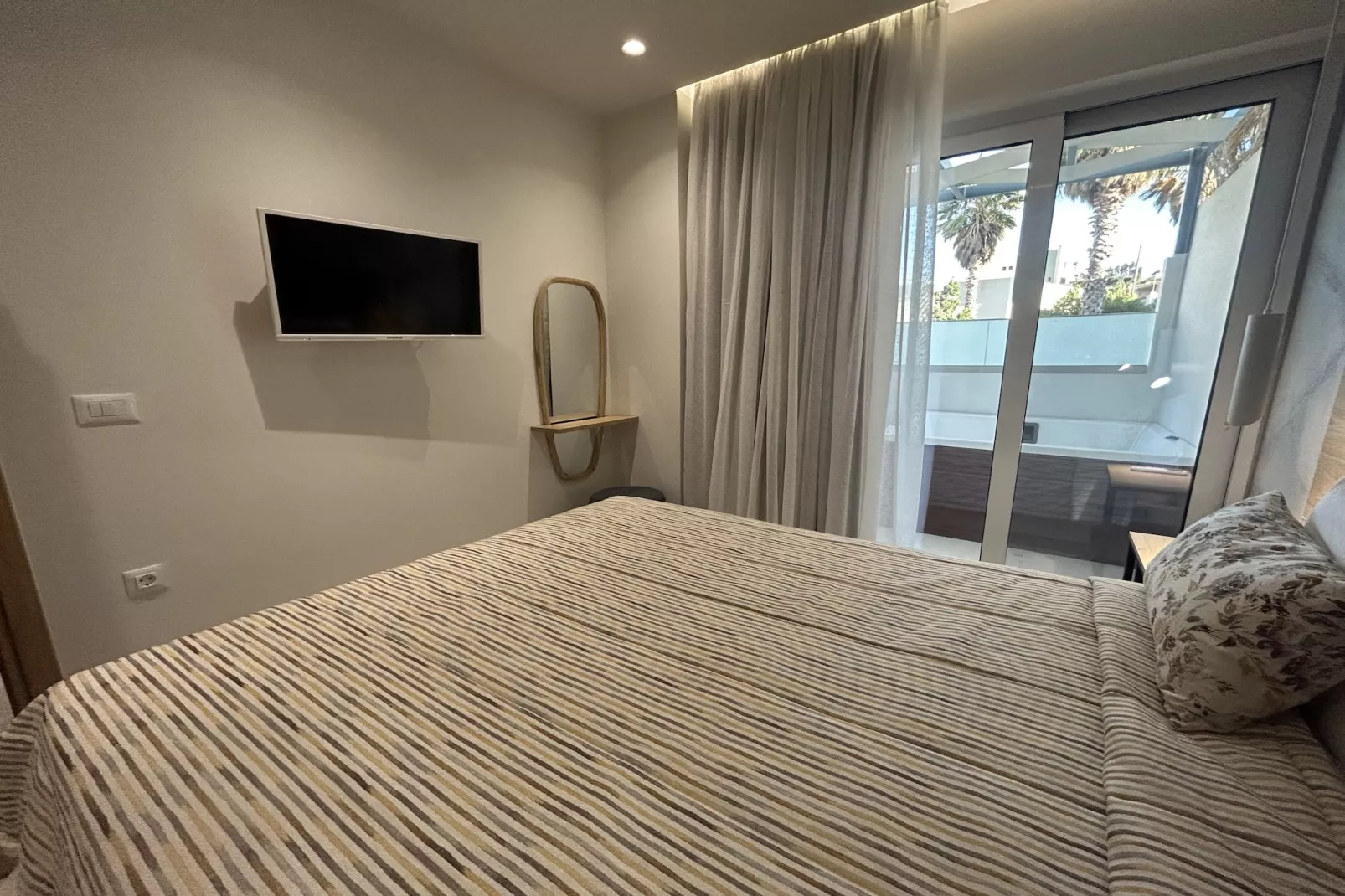 Secret Nest 8-Bedroom
