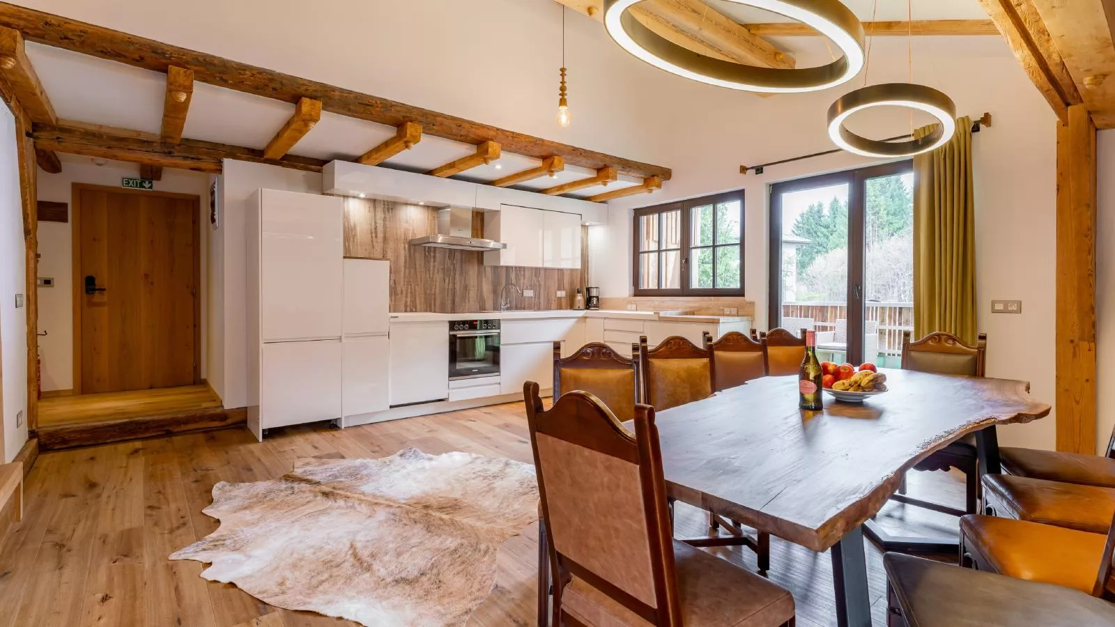 Biber Art Chalet-Dining room