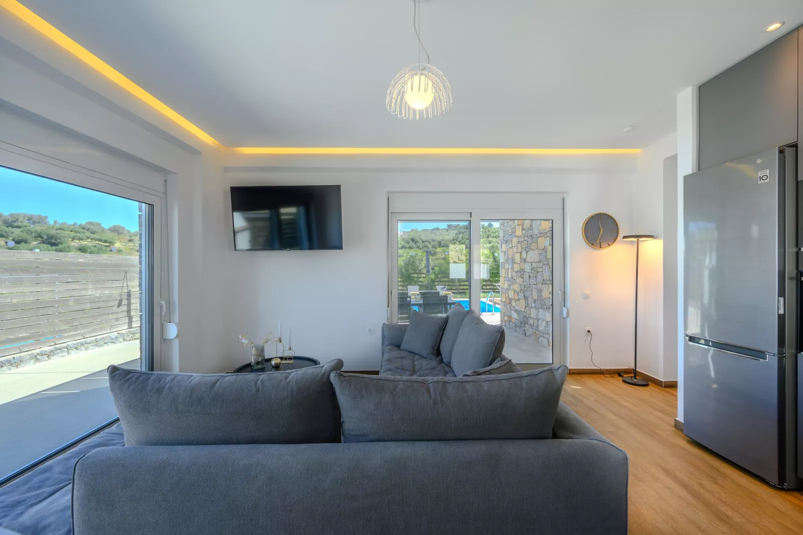 Kalostous 2-Living room
