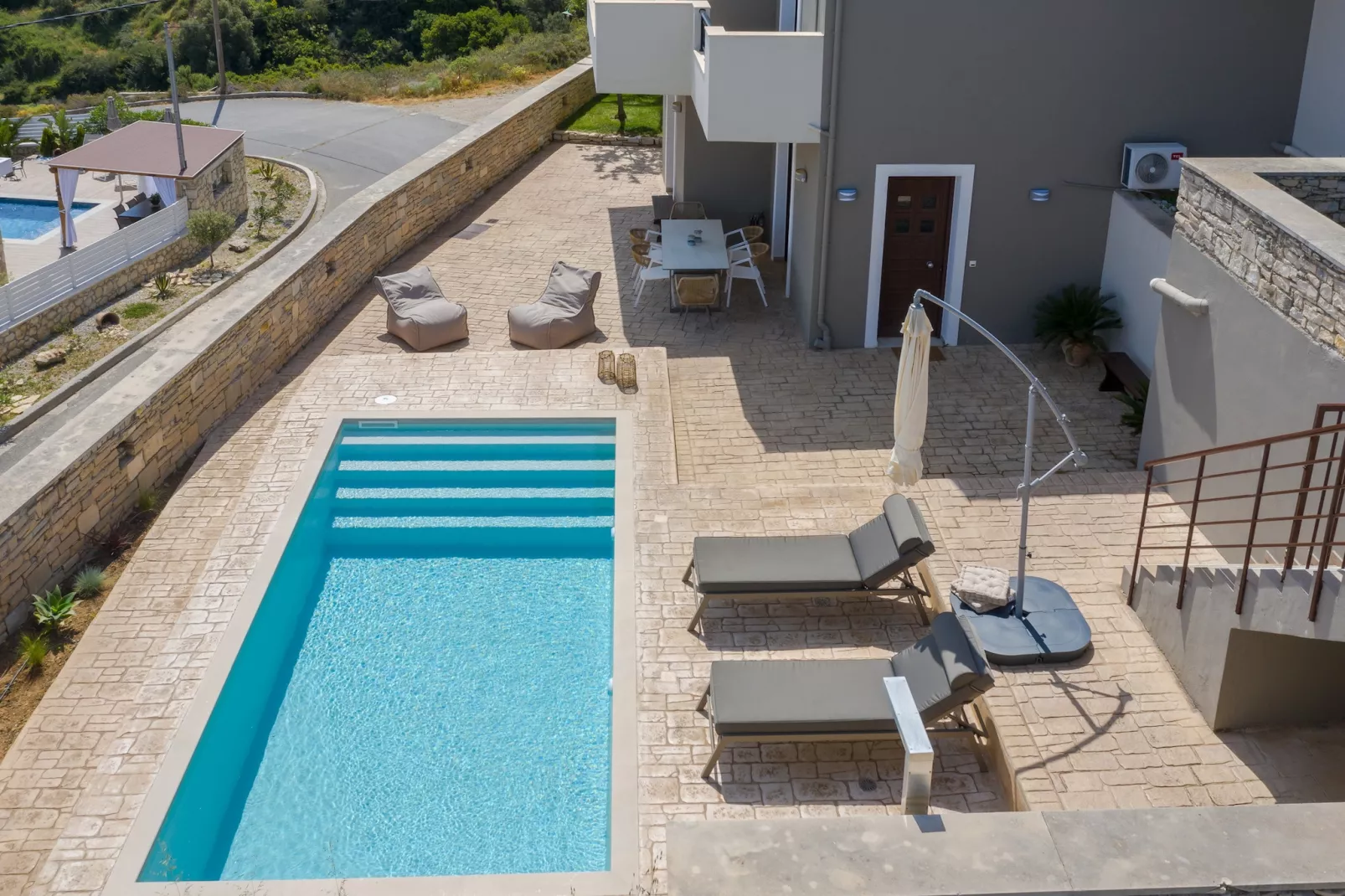 Villaki-Pool