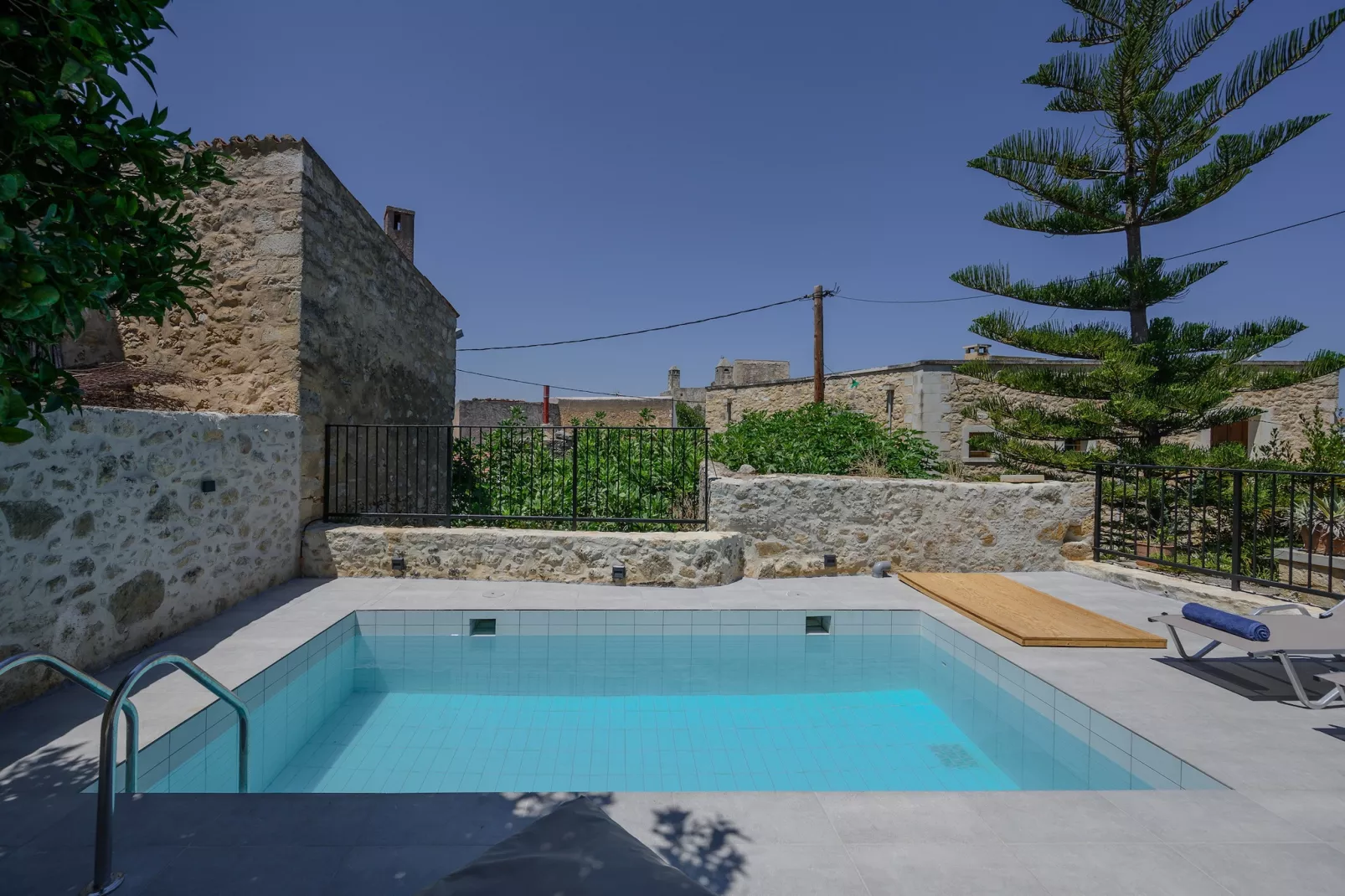 View Mare Maroulas-Pool