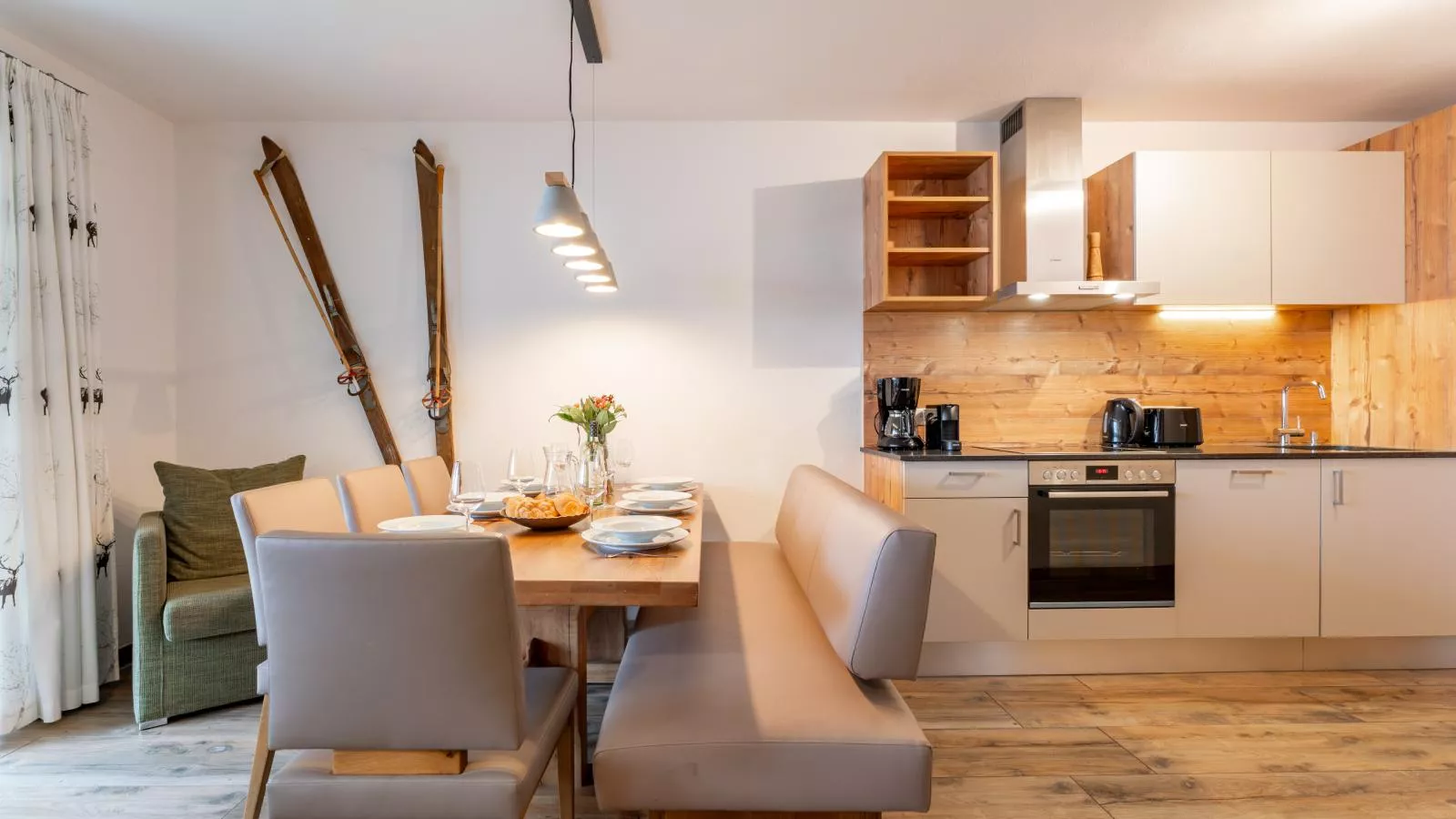 Tauern Suites Mitterwirt TOP 301-Dining room