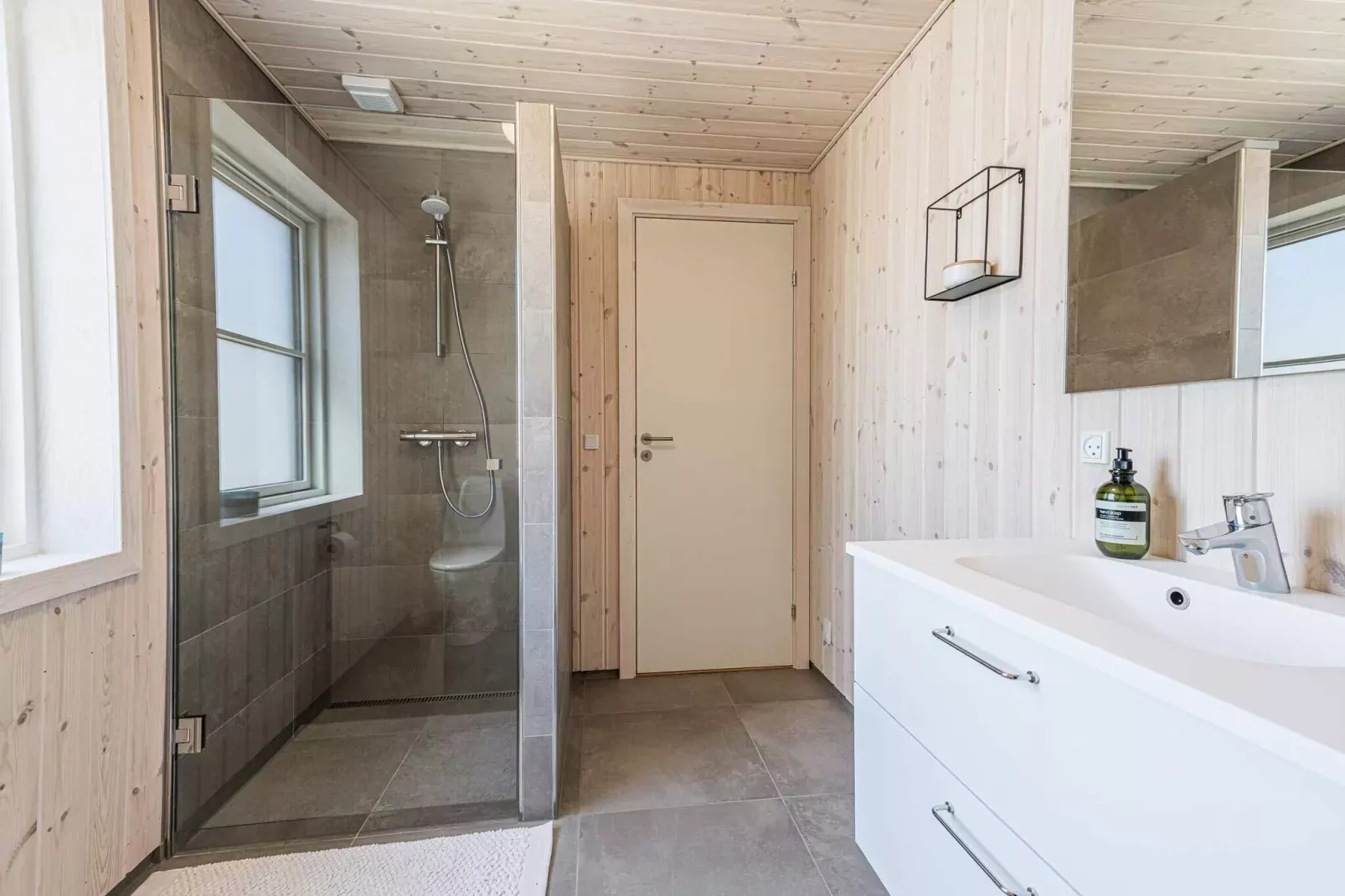Luxurioses Strandhaus in Henne -- By Traum Ferienwohnungen-Innenbereich