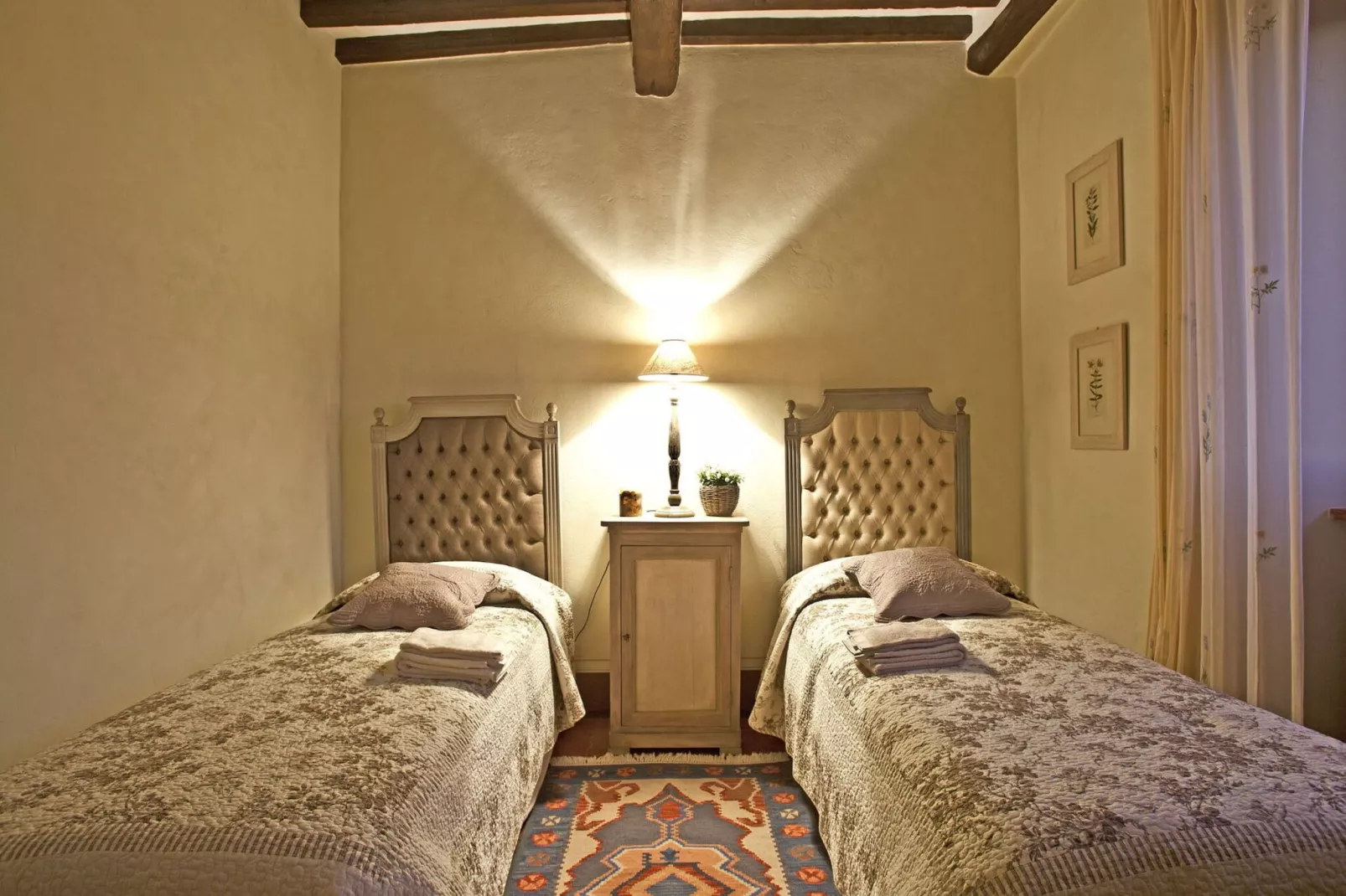 Villa Adelfa-Dining room