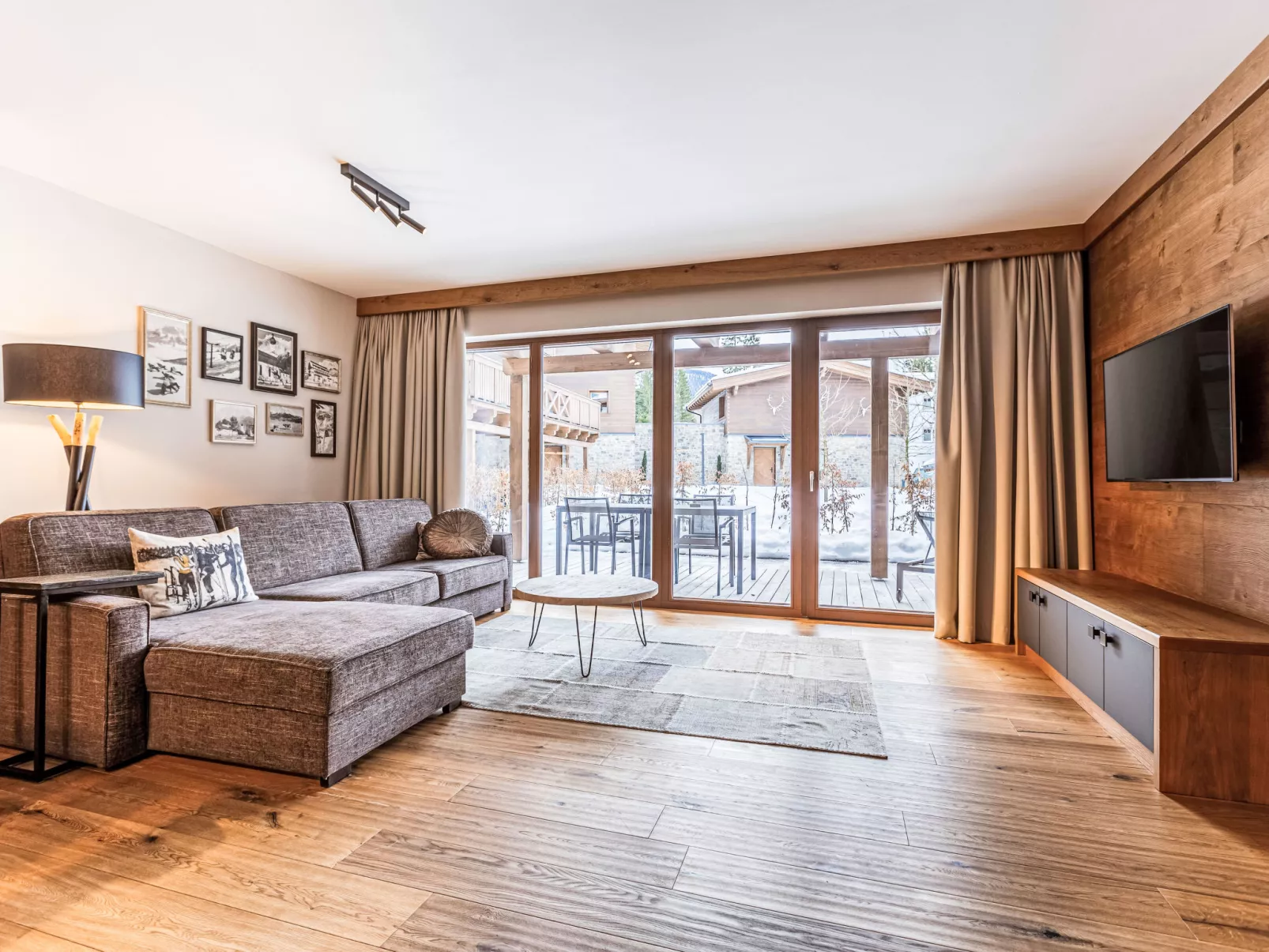 Premium mit 2 Schlafzimmer&Garten-Inside