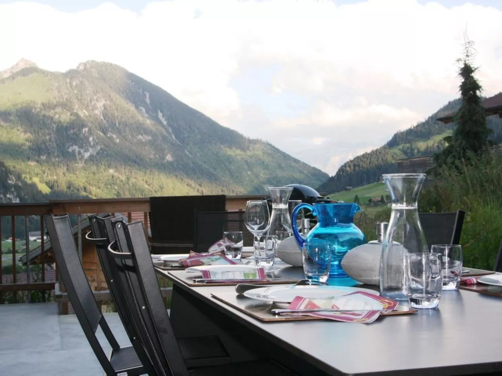 Nubes, Chalet-Dehors