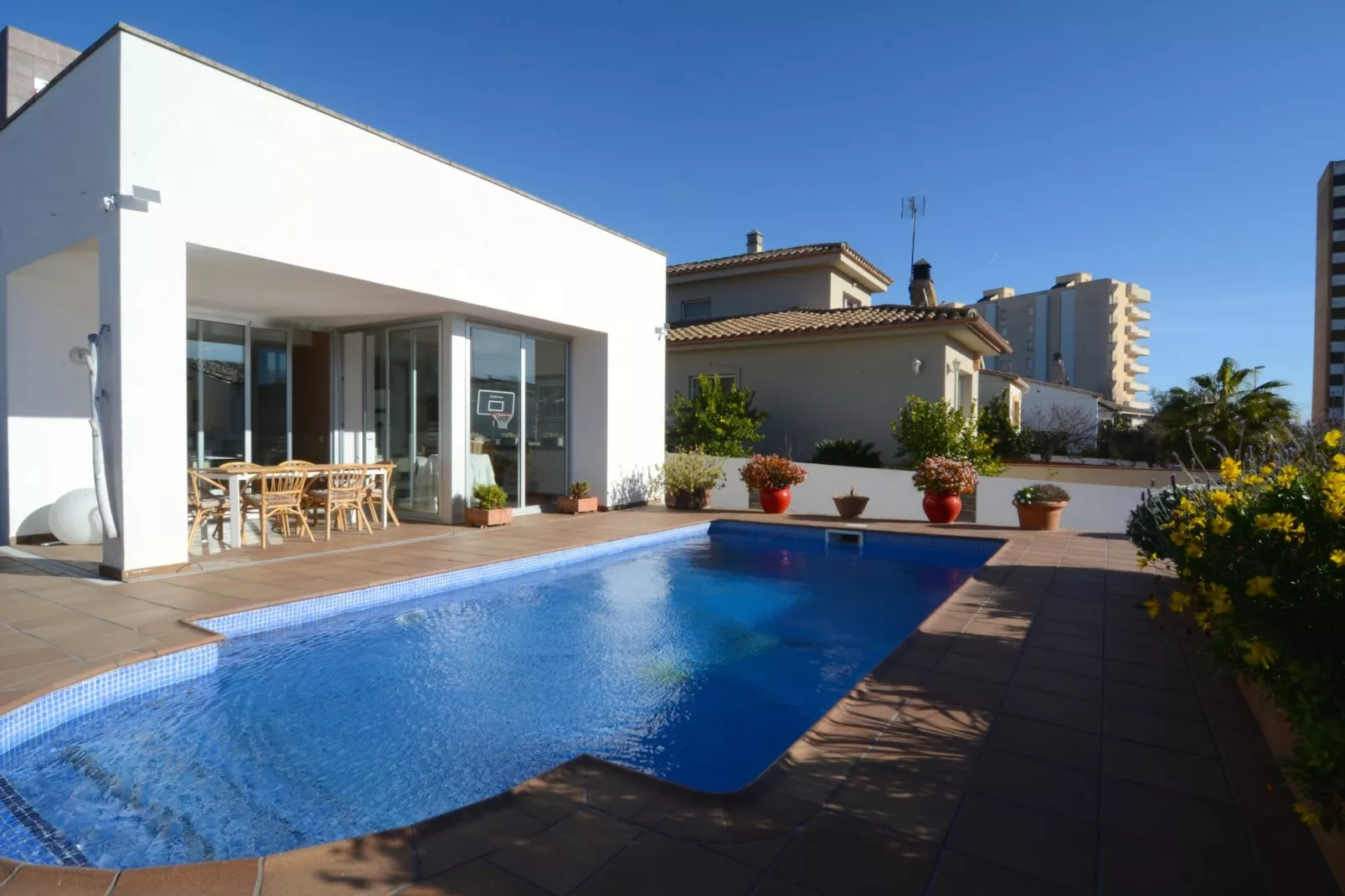 PONENT-Exterior summer
