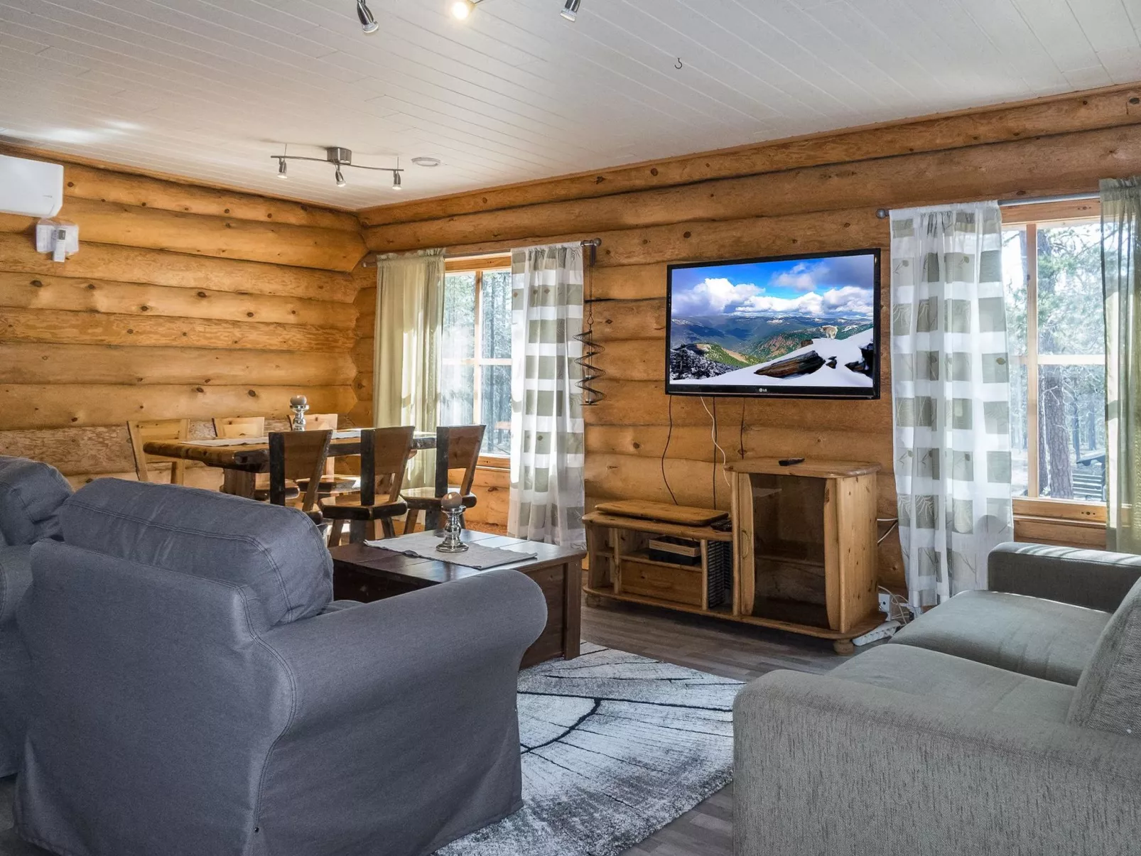 Aurora cabin-Inside