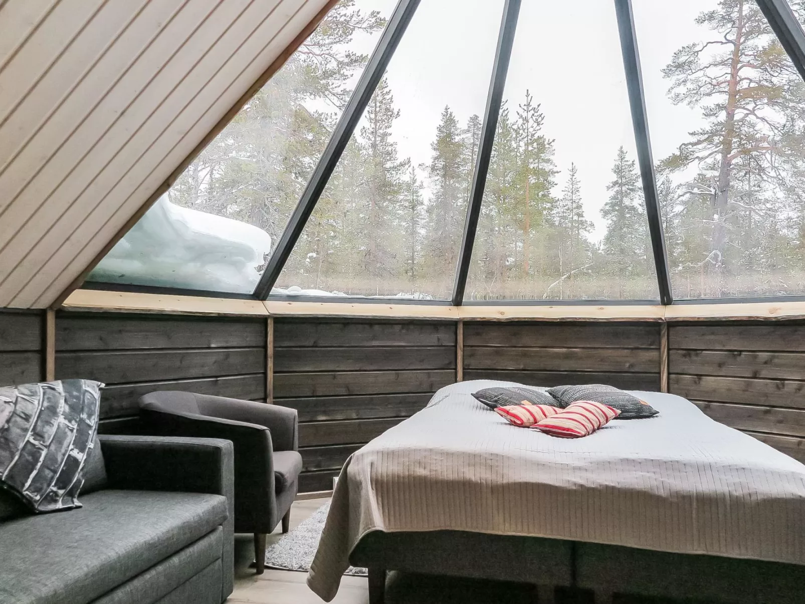 Arctic light hut-Inside