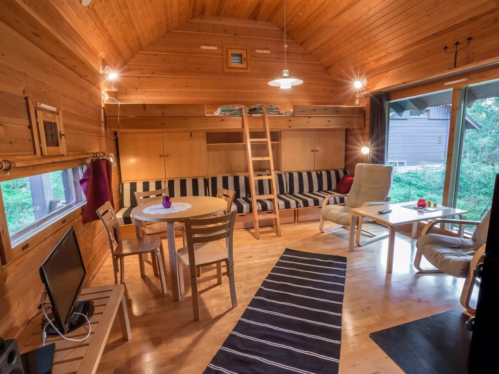 Neljä vuodenaikaa b6-Inside