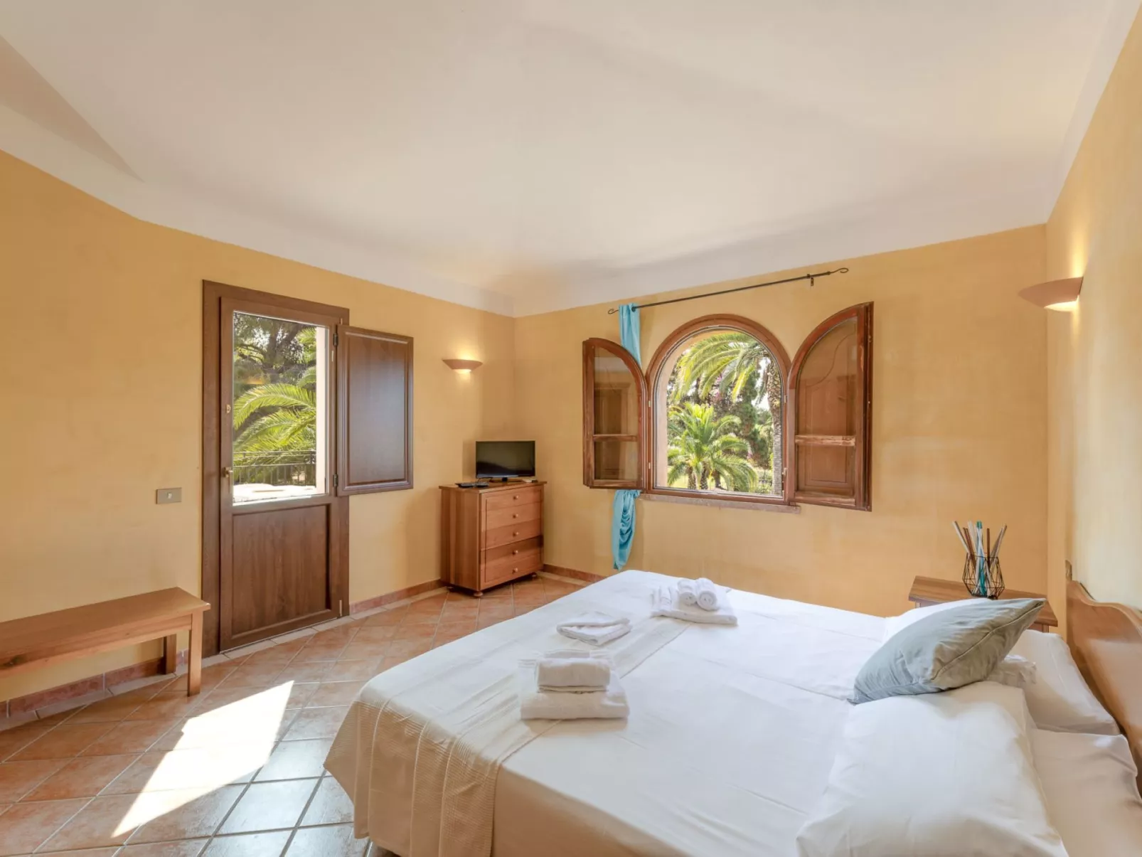 Baia delle Palme-Inside