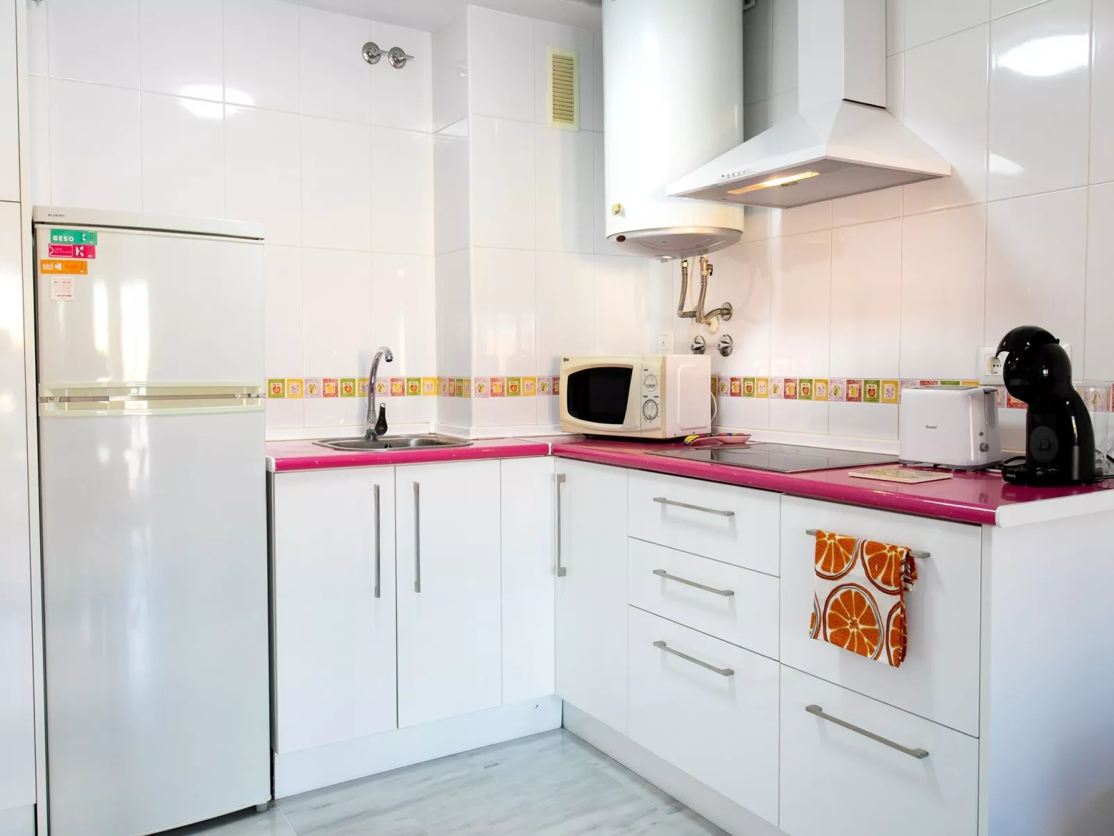 Sunny apartment-Inside