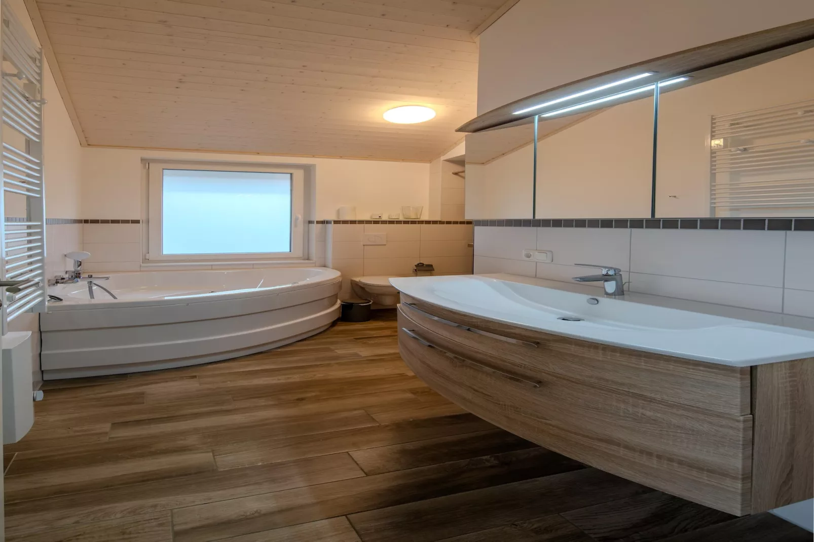 FH Seeschwalbe 326-Bathroom