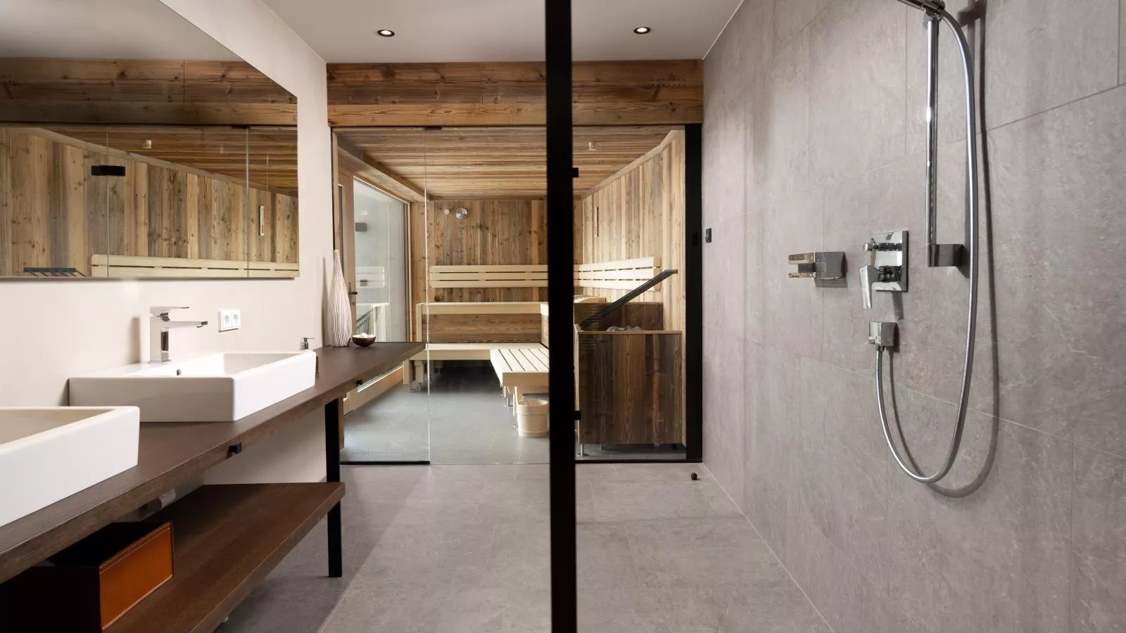 Das Haus am Berg-Bathroom