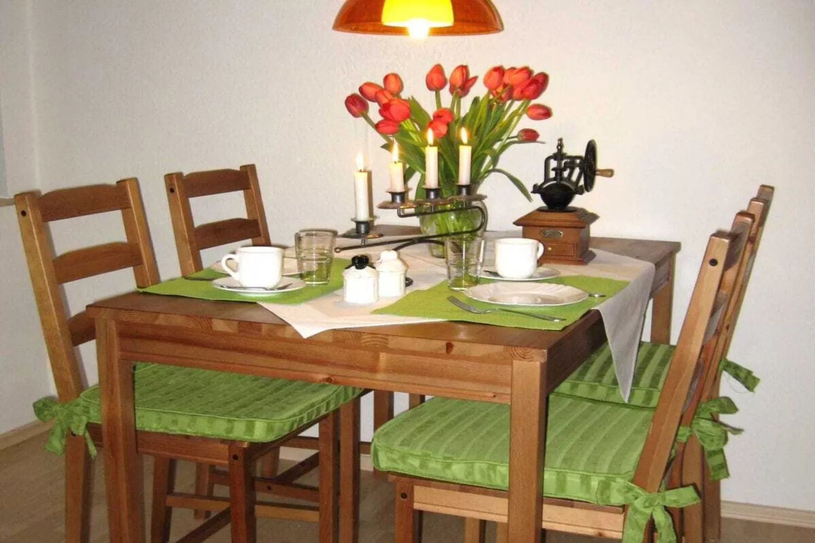38904-Dining room