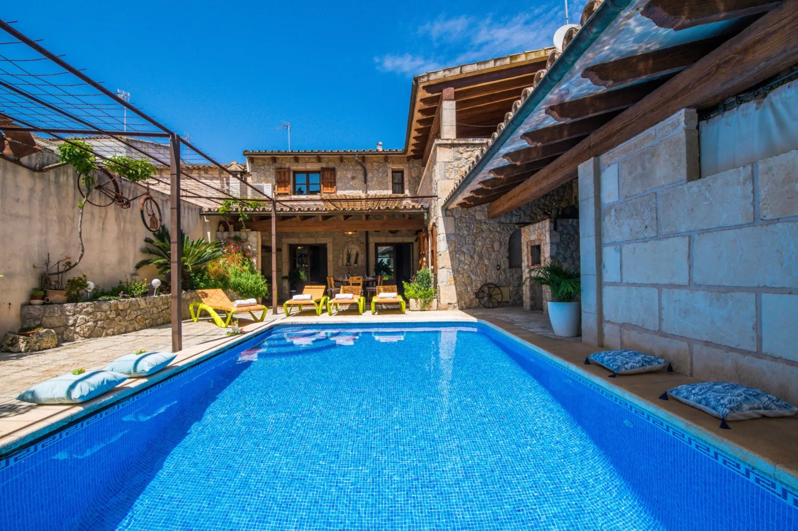 Cal Tio-Pool