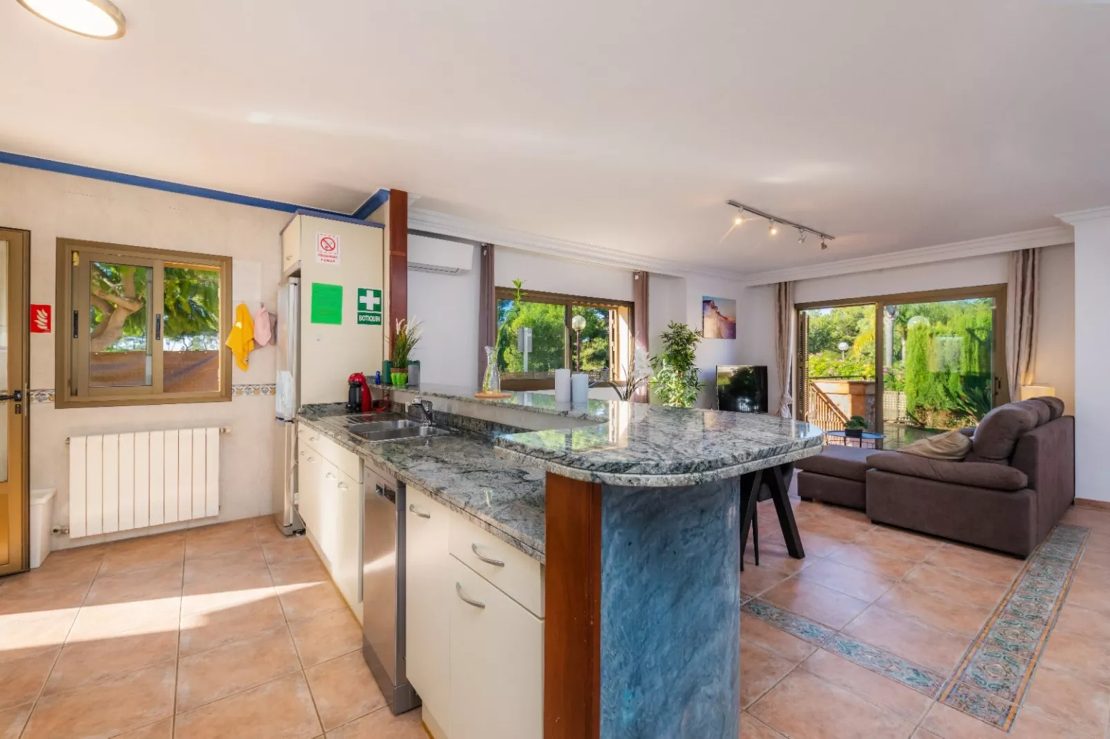 Casa Jordi-Kitchen