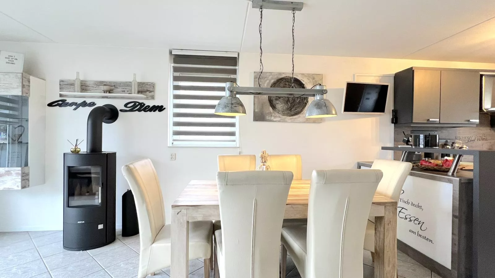 Maaszicht-Dining room