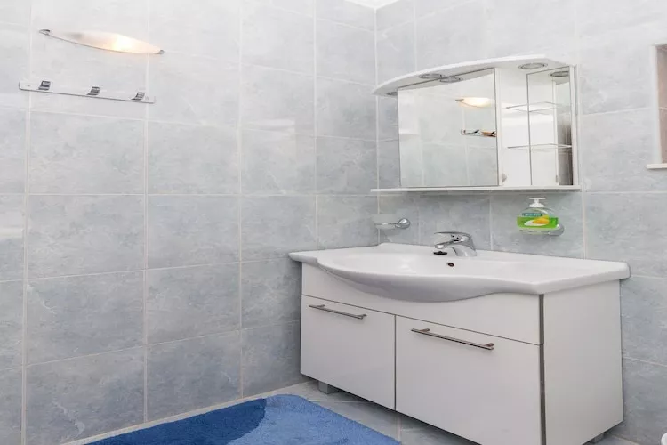 Apartments Memunić - One Bedroom Apartment with Garden View (MALI)-Bathroom