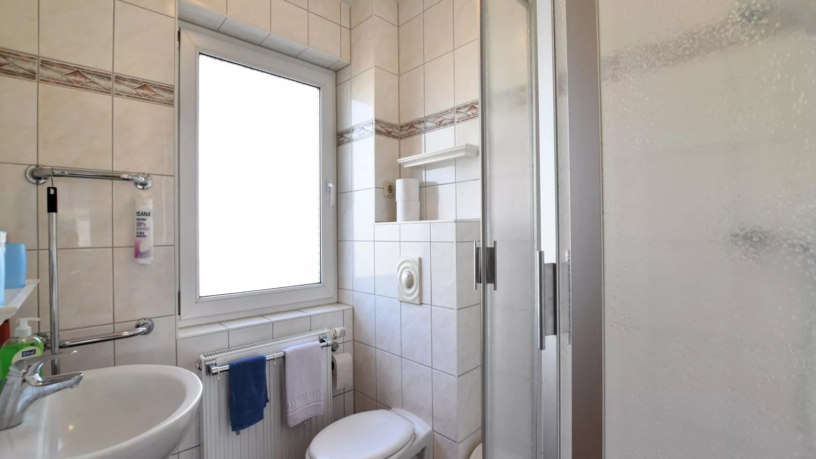 Kurt-Bathroom