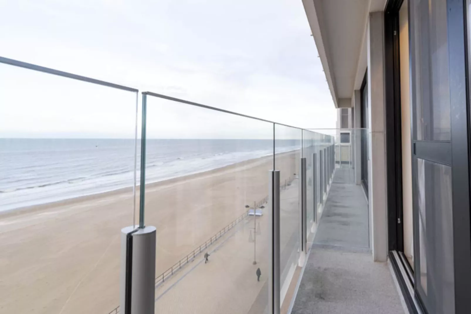 NOVAL 0601/ 6C-Terrace balcony