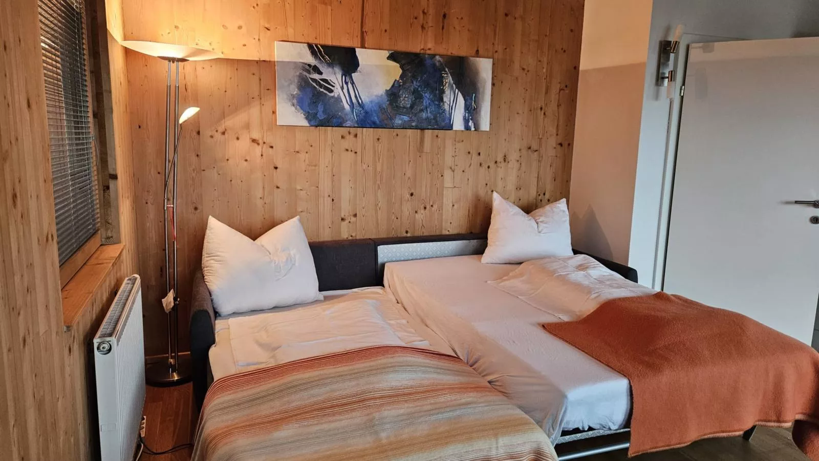 Im Wienerwald-Living room