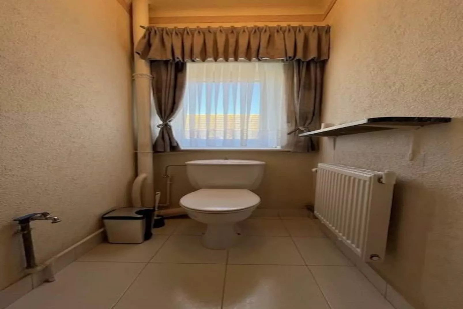 VILLA ZEEBRIES WONING-Bathroom