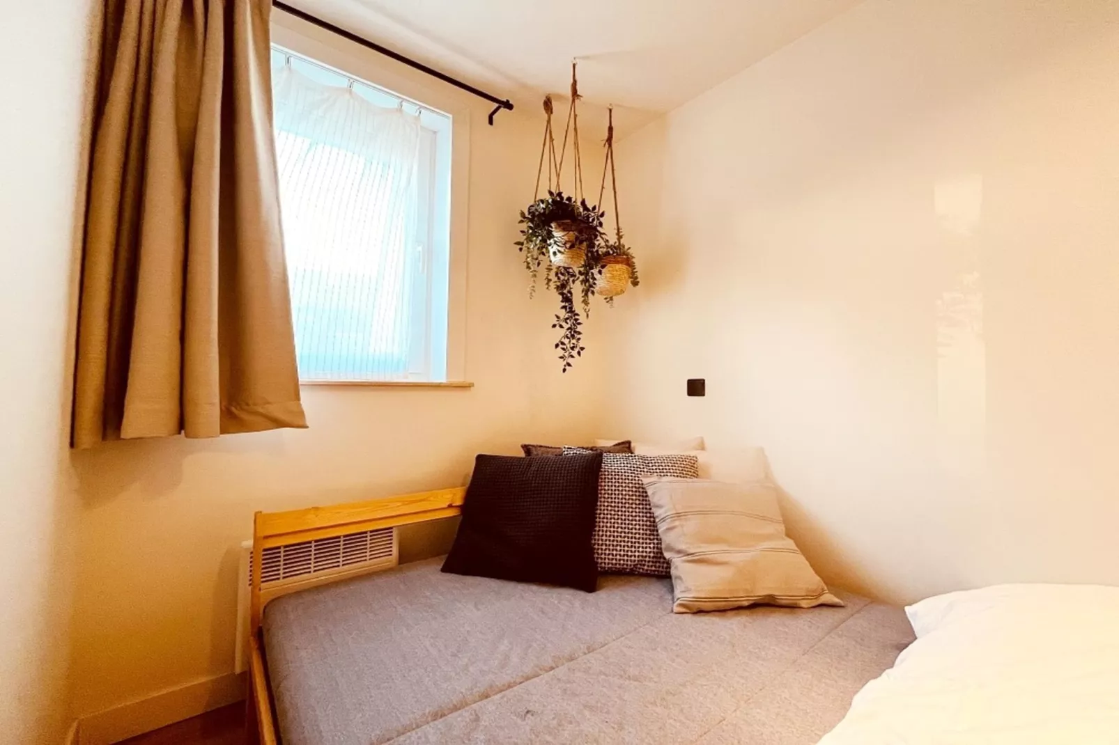 RESIDENTIE ANDREWS 0401-Bedroom