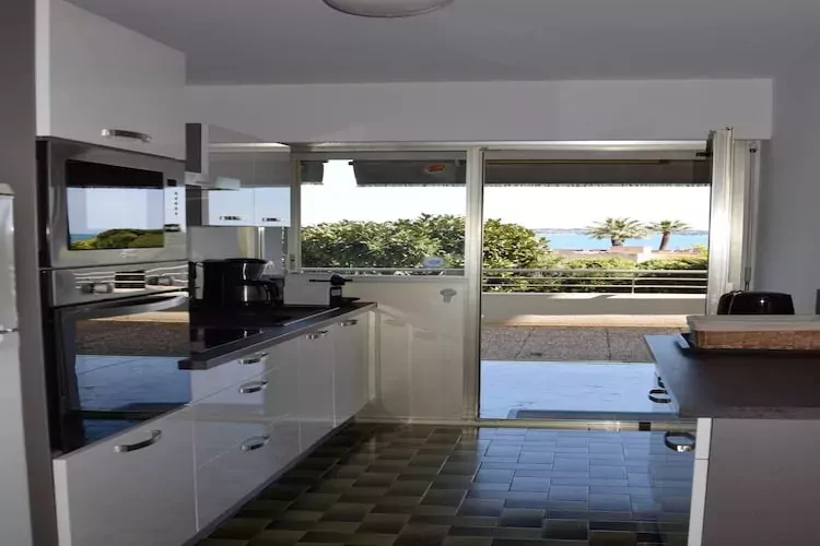 Vue Mer à Golfe-Juan Proche Cannes Plage et Garage-Kitchen