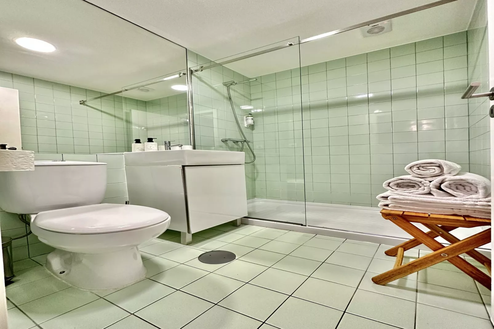 YOUROPO - Typical House 3-Bathroom