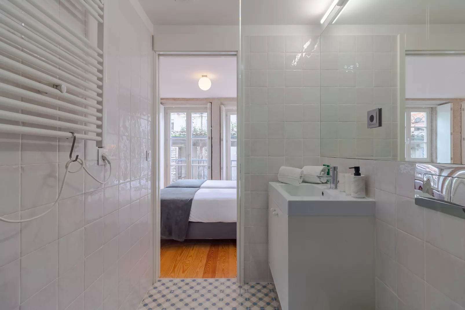 YOUROPO - The Tower 4T-Bathroom