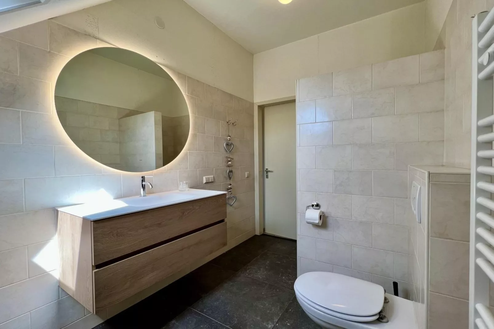 Anzelhoef apartment West-Badezimmer