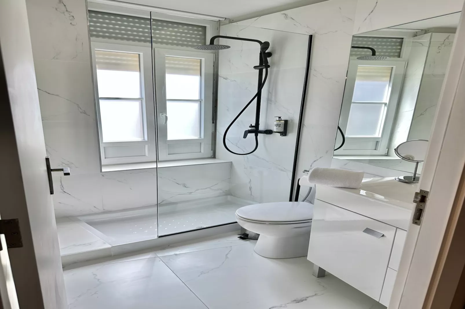 YOUROPO - Capela 2-Bathroom
