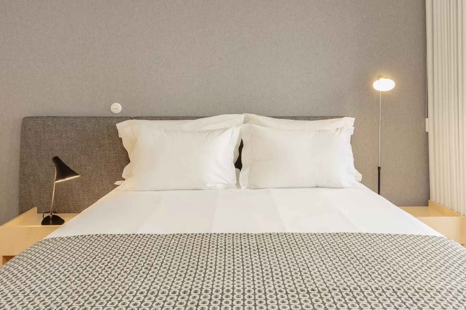 YOUROPO - Flores M-Bedroom