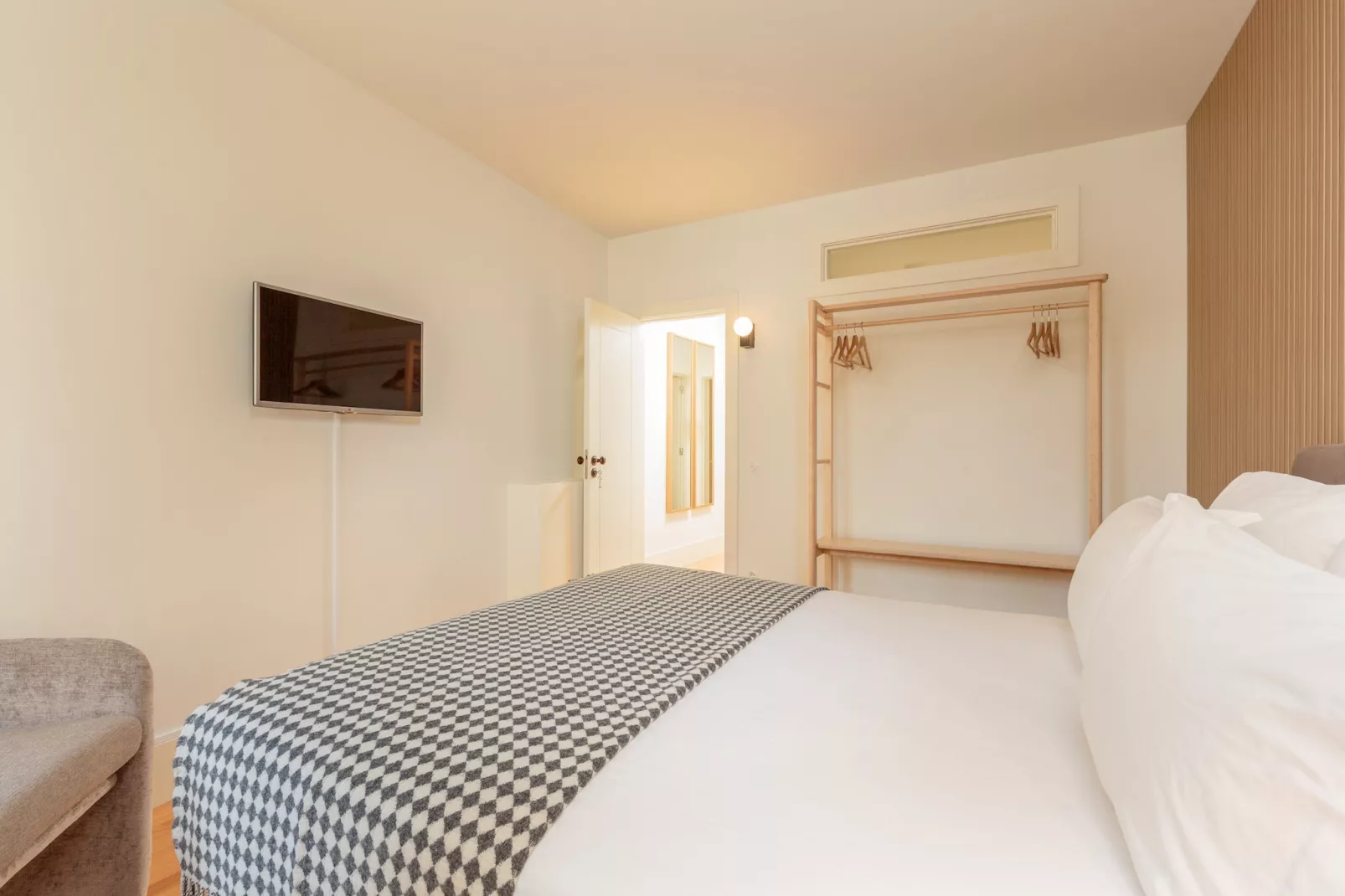 YOUROPO - Flores G-Bedroom