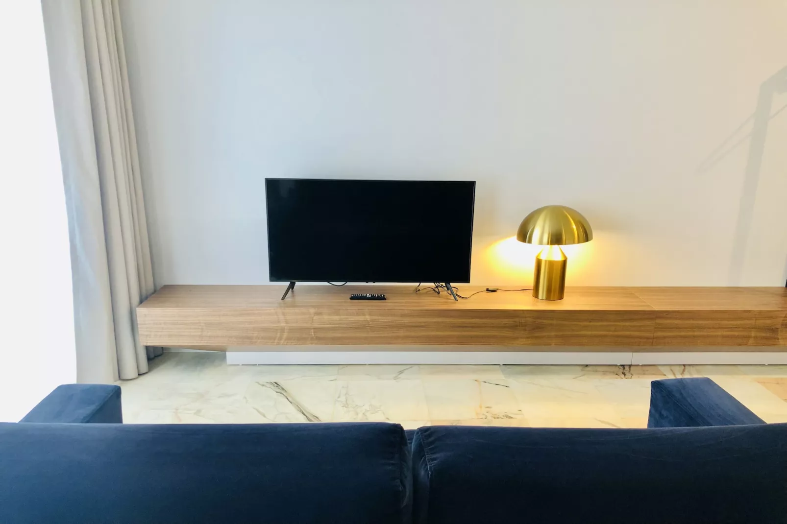 YOUROPO - Downtown 2C-Living room