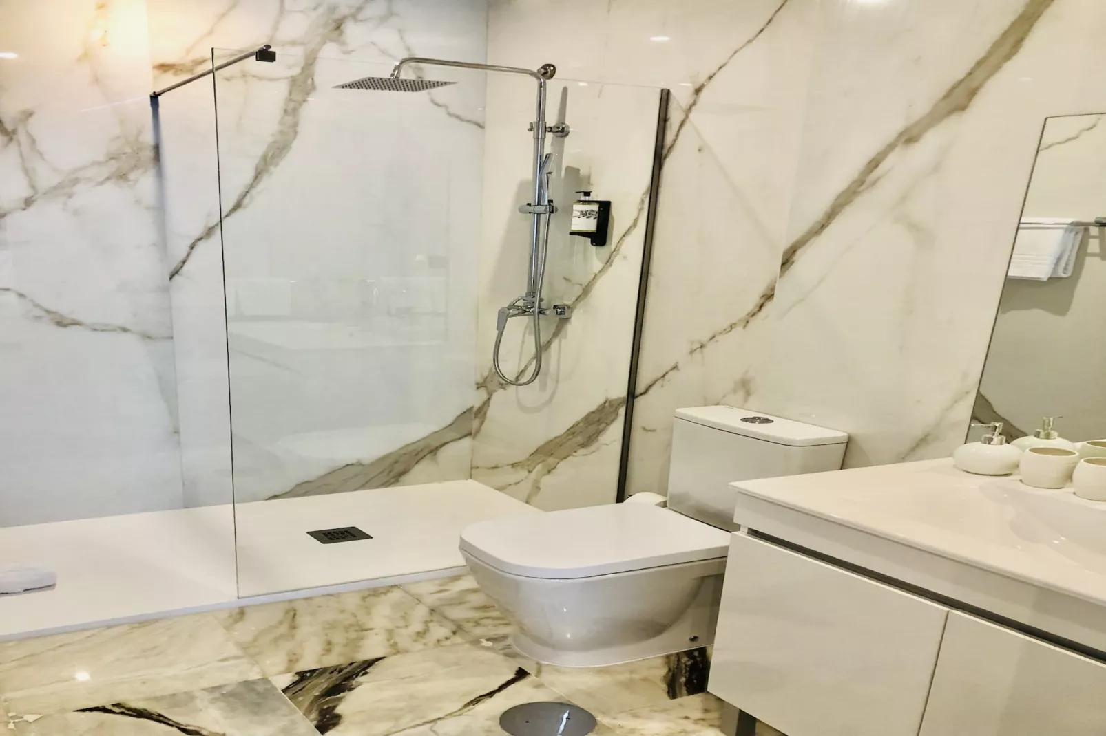 YOUROPO - Downtown 3C-Bathroom