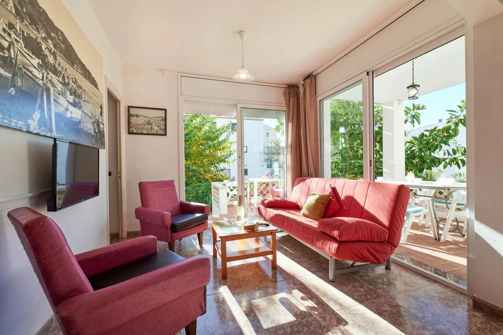 Aurora 4-Living room