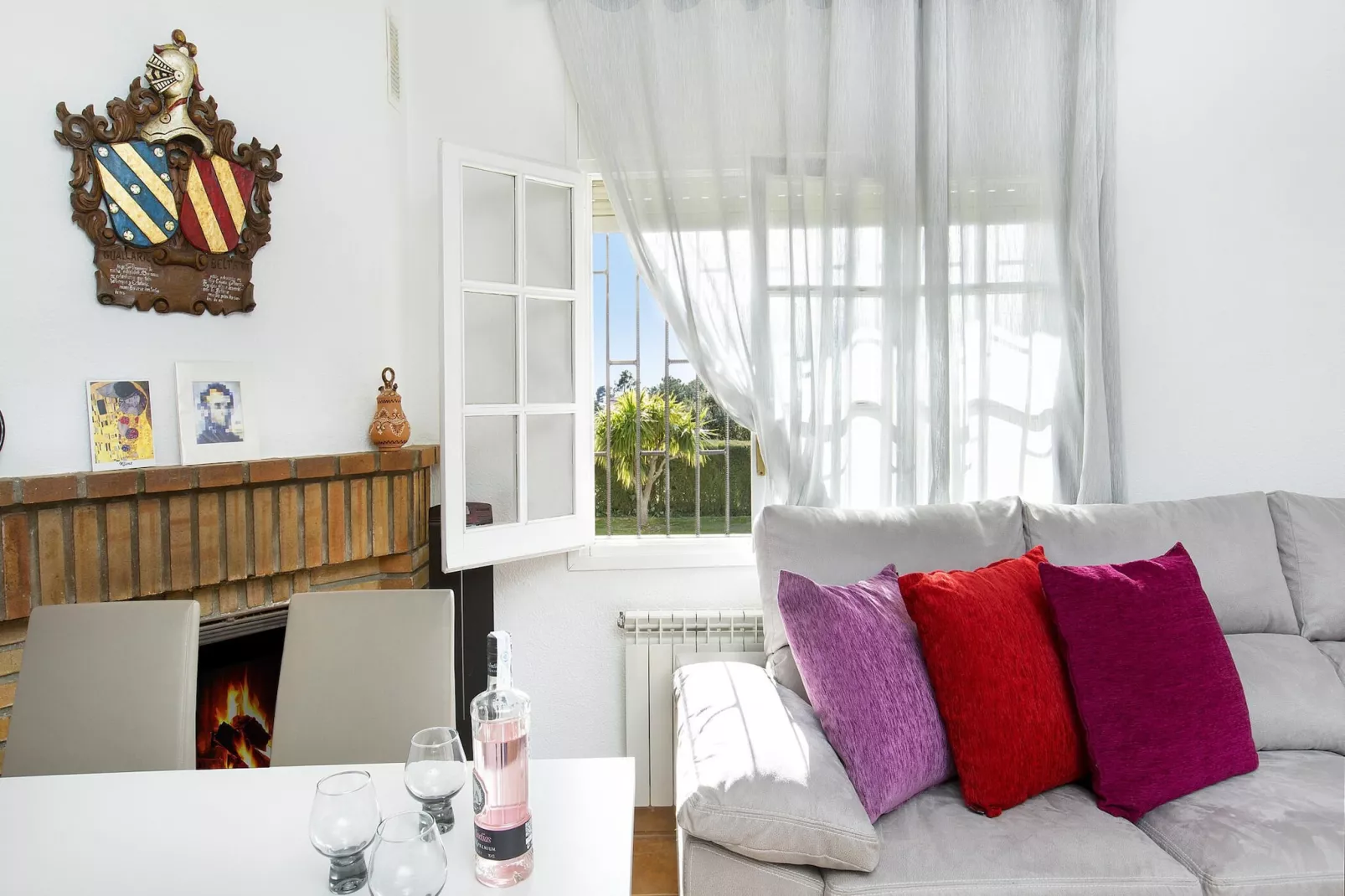 Fina-Living room