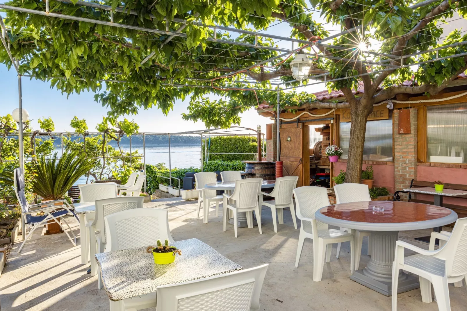 Apartments Jurica - Apt 4 with Sea View-Gärten Sommer