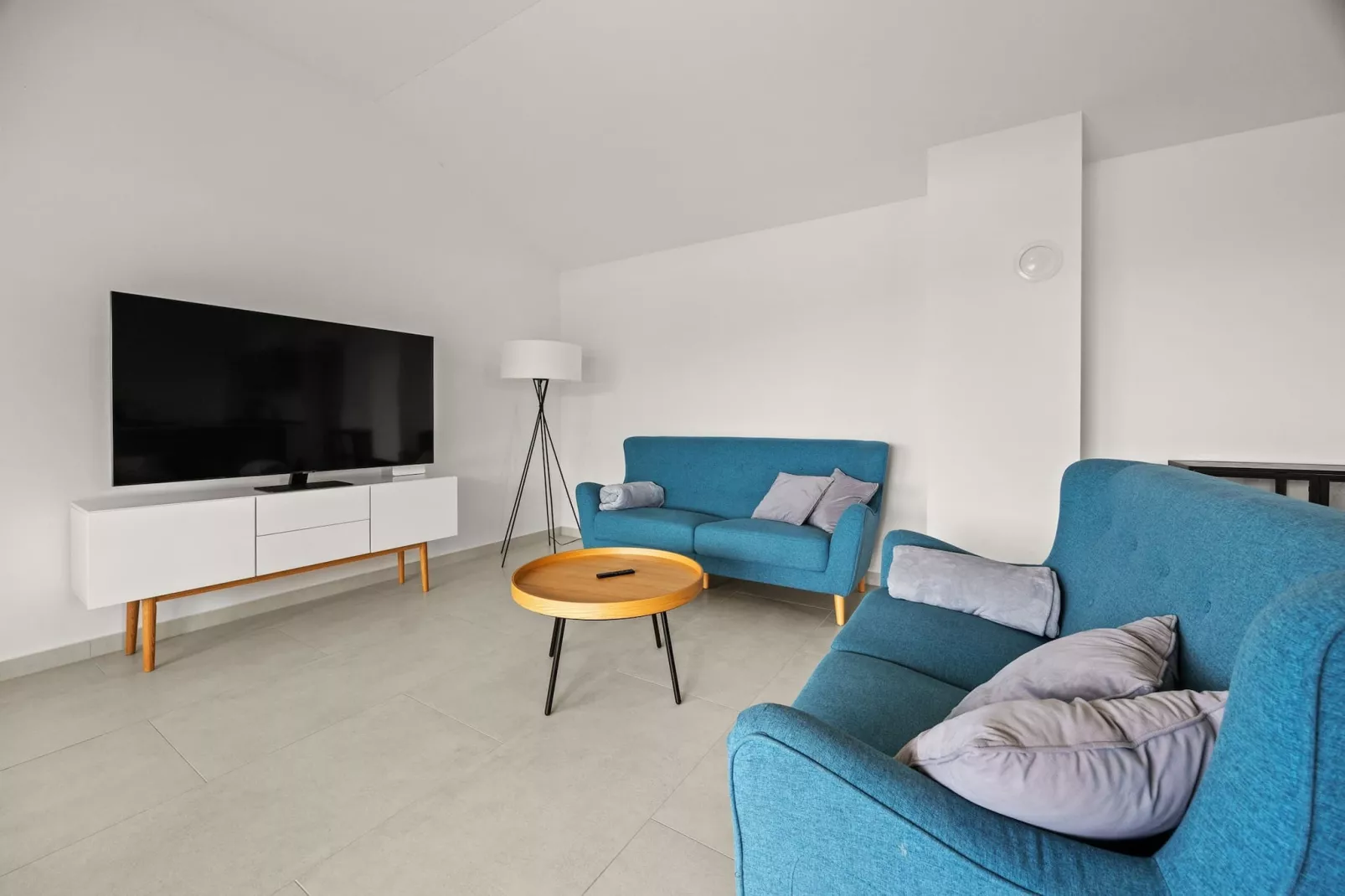 Enchanting Summer Apartment-Wohnzimmer