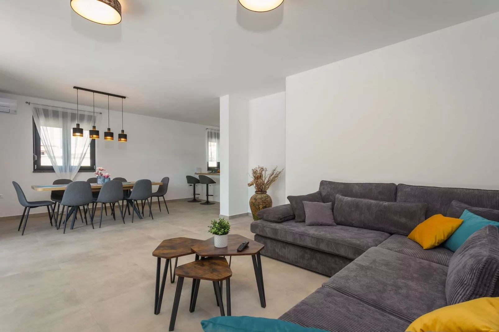 Villa Bavaria with Pool, Jacuzzi, Table Tennis-Wohnzimmer