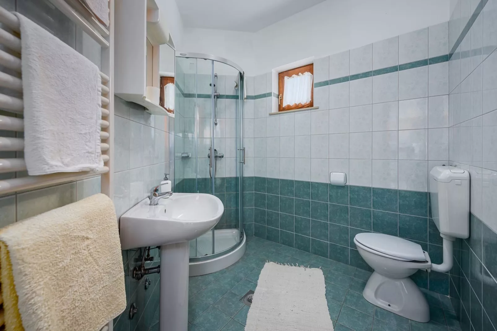Lara 3 - Shared Pool, Sauna, Jacuzzi-Salle de bain