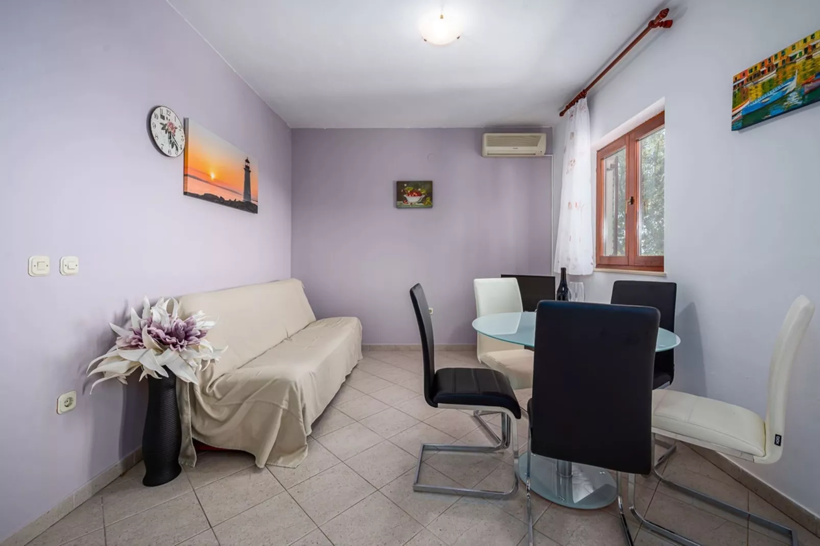 Lara 5 - Shared Pool, Sauna, Jacuzzi-Dining room