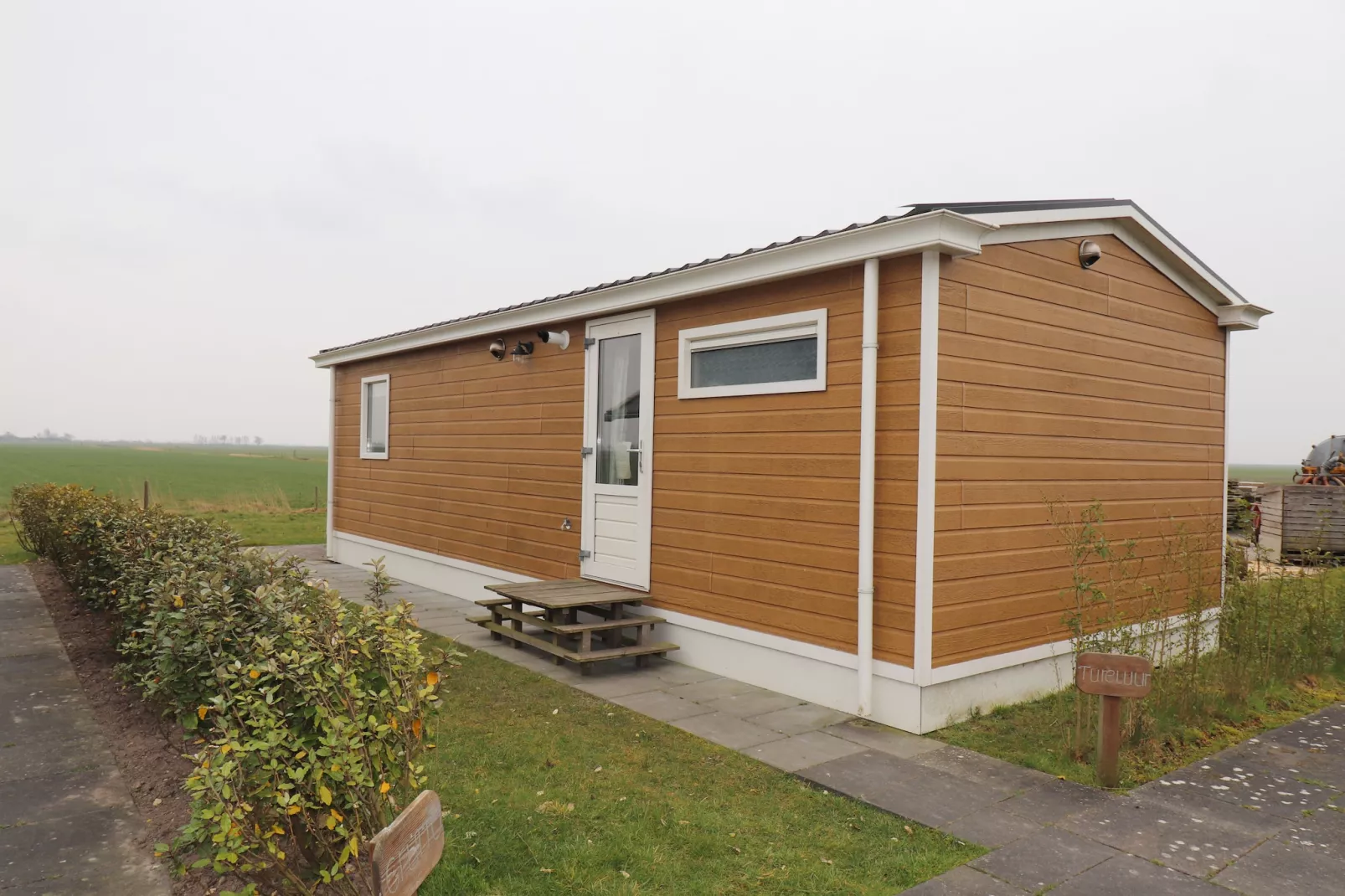 Tureluur-Exterior summer