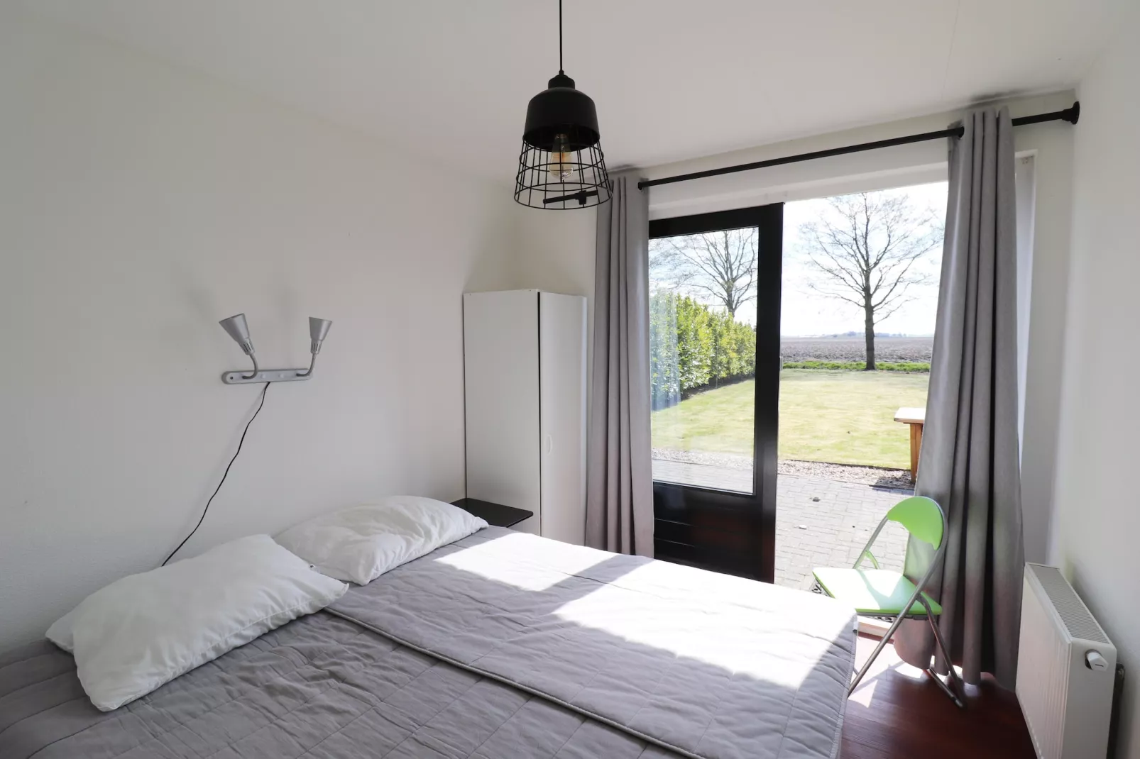 Bargereed 90-Bedroom