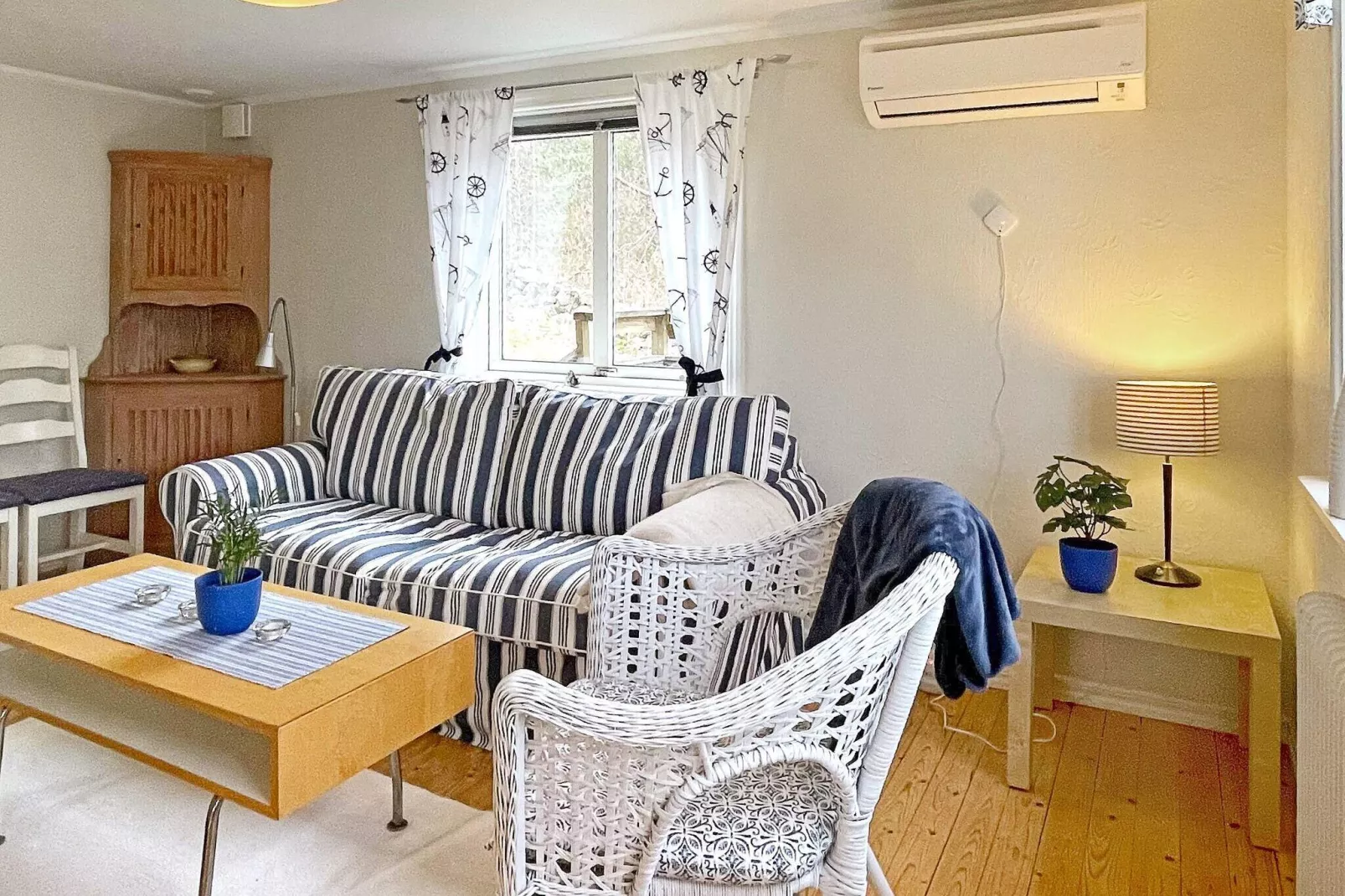 4 person holiday home in HAKENÄSET-By Traum-Indoor
