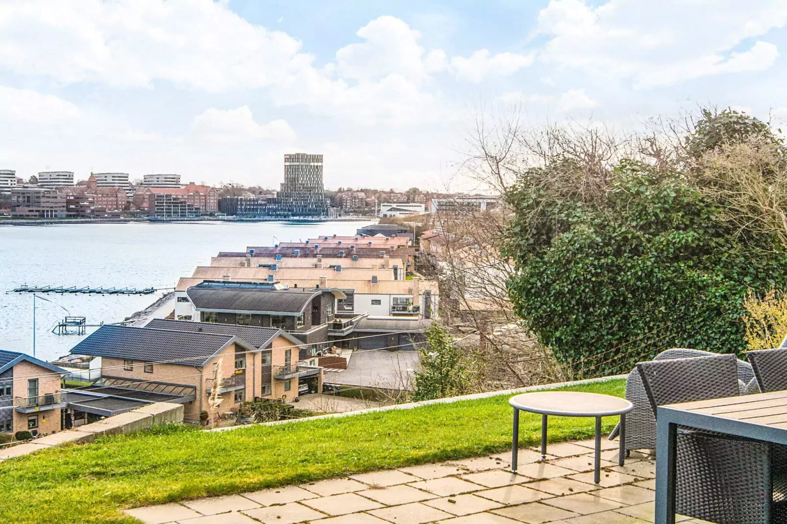 5 etoiles maison de vacances a Henne-Vue sur l'eau